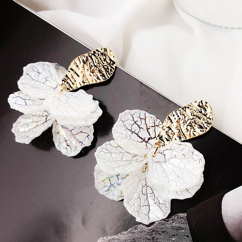 Women's Delicate Flower Drop Earrings