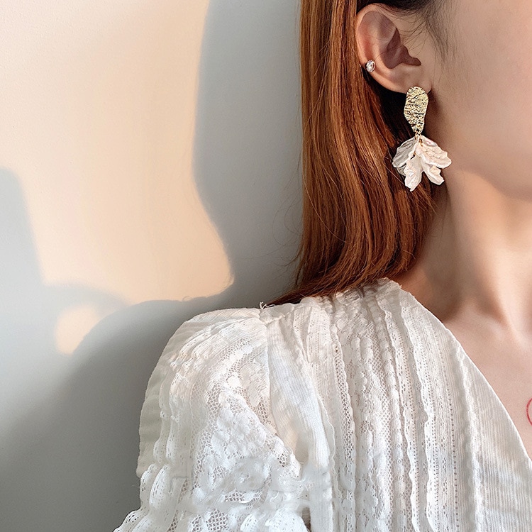 Women's Delicate Flower Drop Earrings